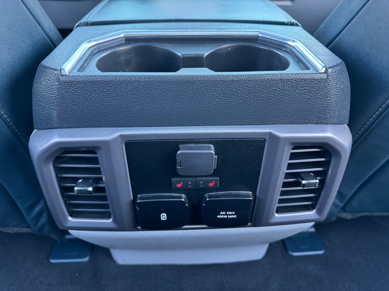 Ford F-450 SD Lariat Crew Cab 4WD DRW 2022