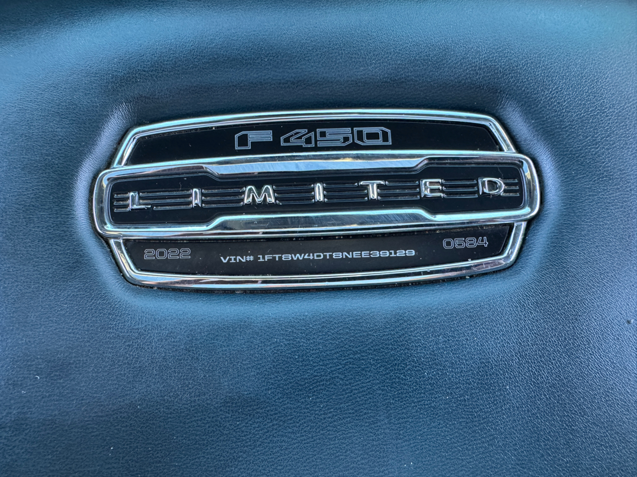 Ford F-450 SD Lariat Crew Cab 4WD DRW 2022