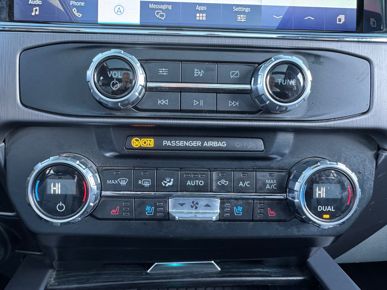 Ford F-450 SD Lariat Crew Cab 4WD DRW 2022