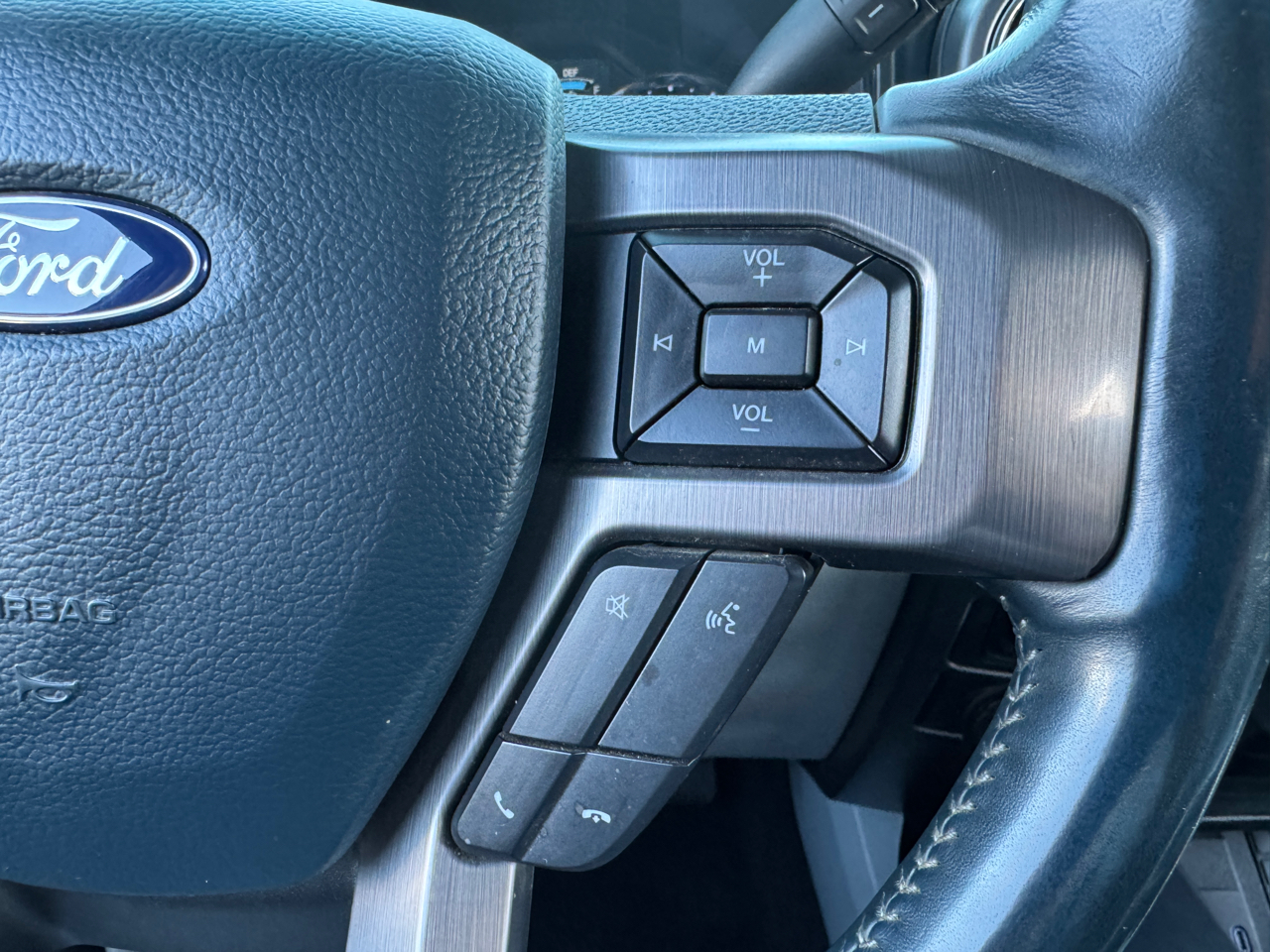 Ford F-450 SD Lariat Crew Cab 4WD DRW 2022