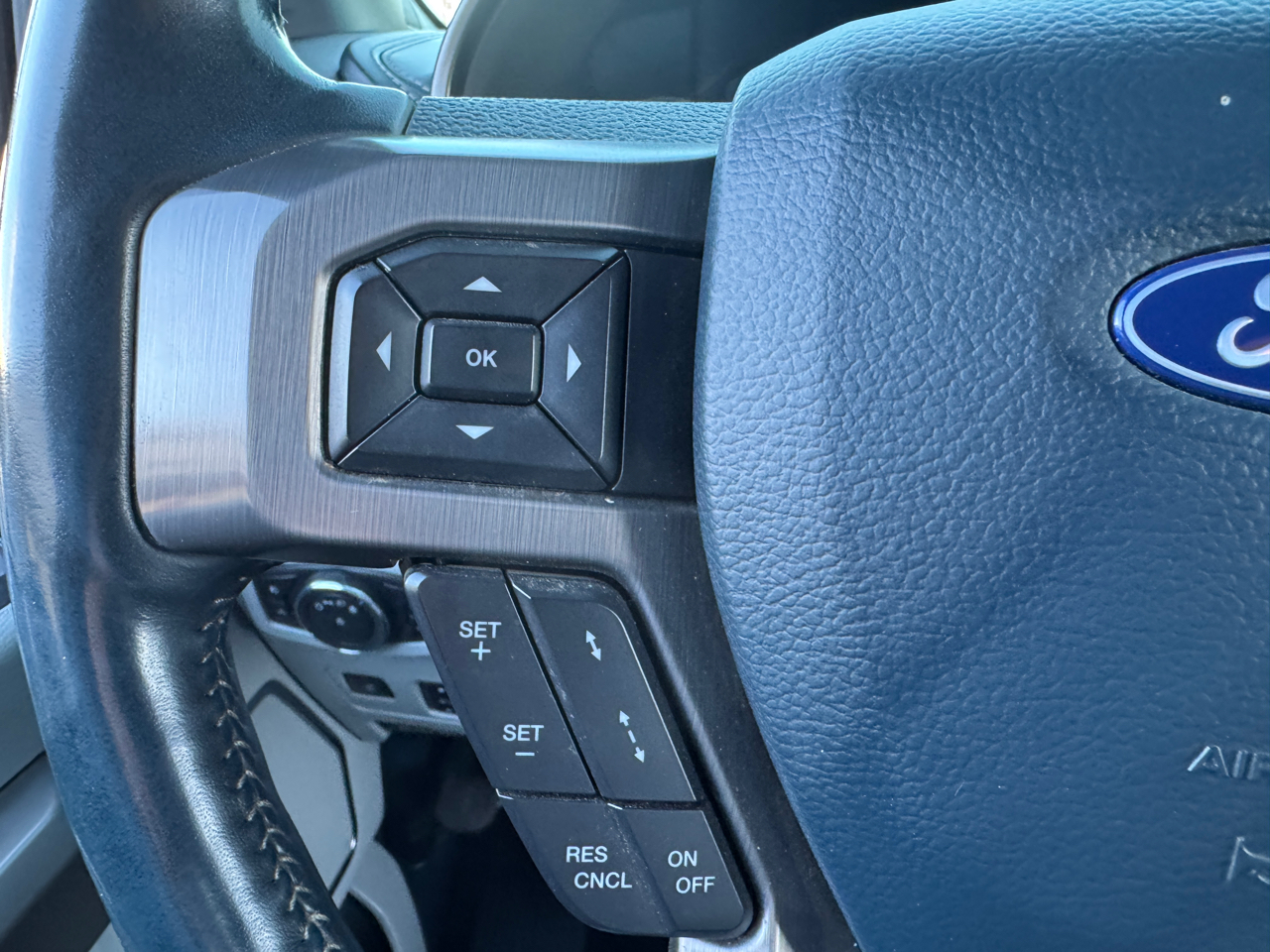 Ford F-450 SD Lariat Crew Cab 4WD DRW 2022