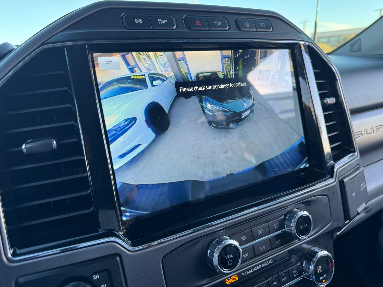 Ford F-450 SD Lariat Crew Cab 4WD DRW 2022