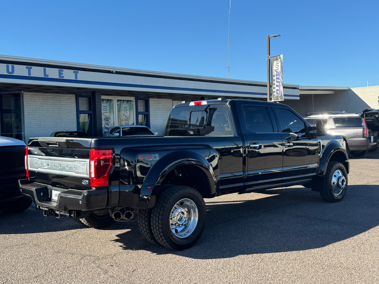 Ford F-450 SD Lariat Crew Cab 4WD DRW 2022