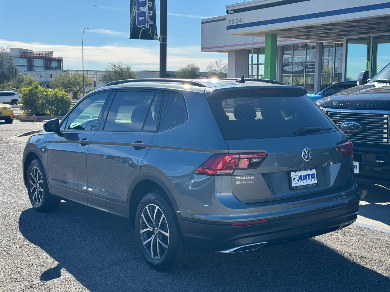 Volkswagen Tiguan S 2021