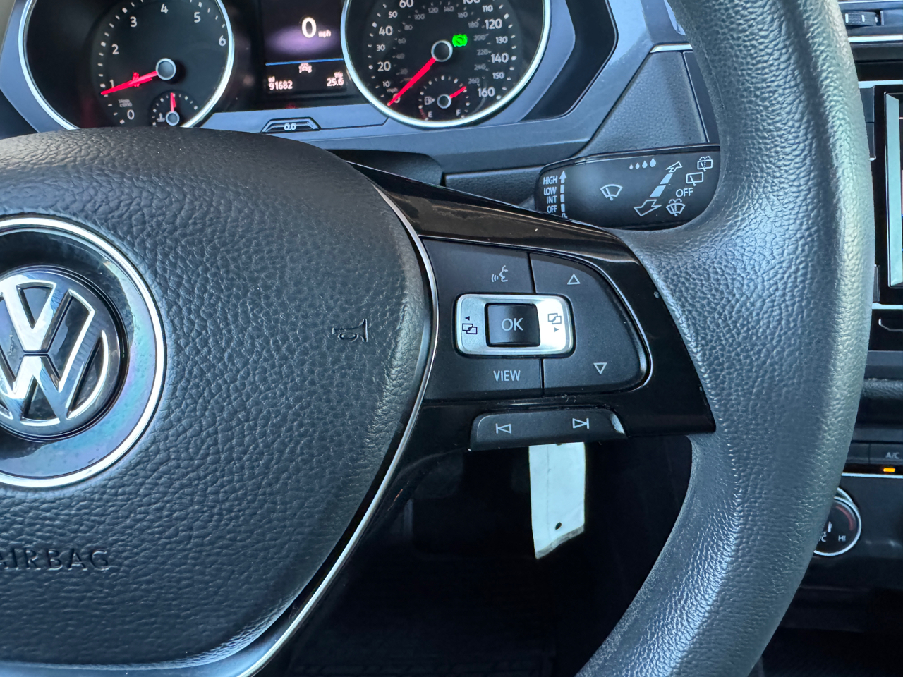 Volkswagen Tiguan  2021