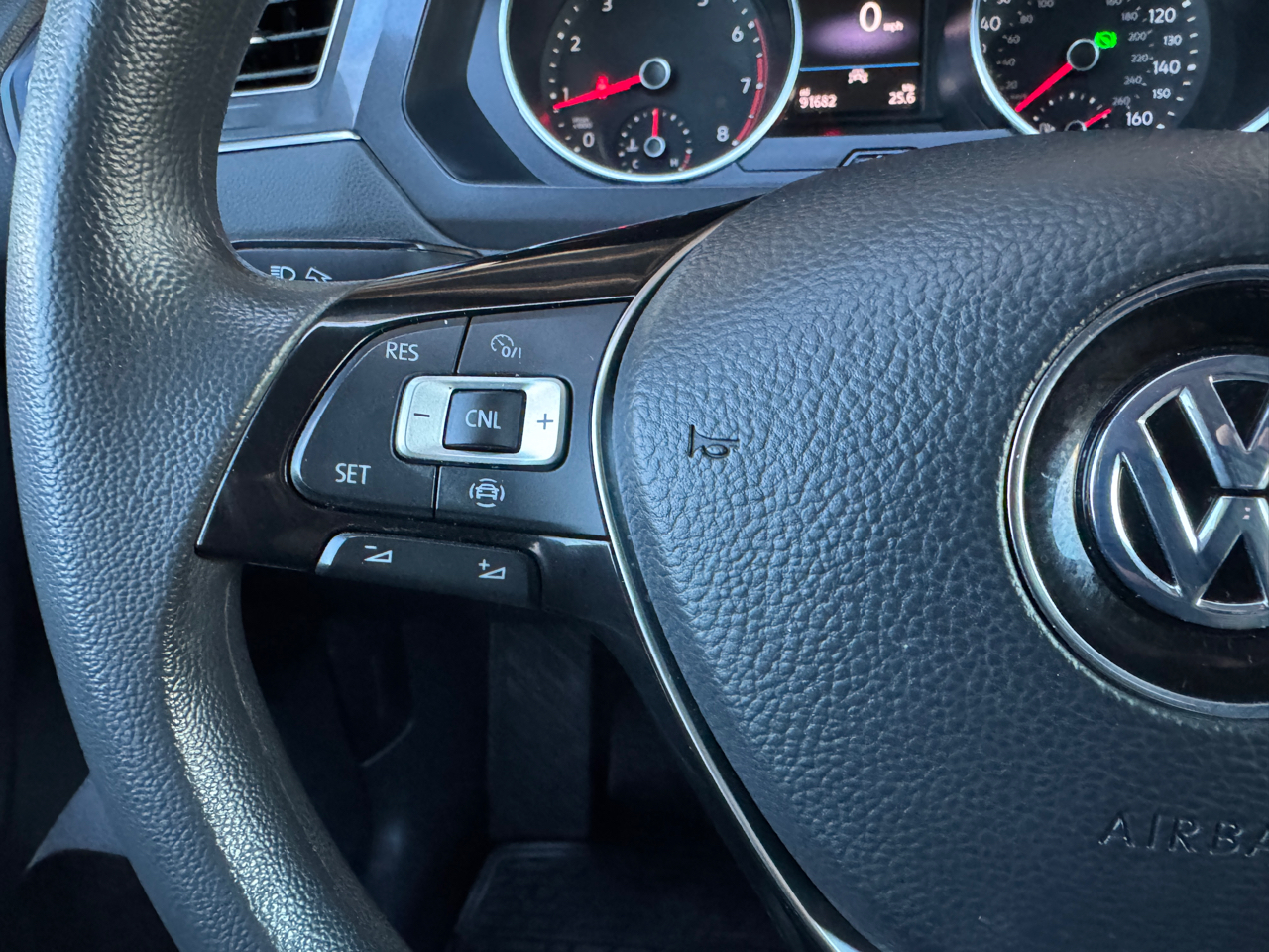 Volkswagen Tiguan  2021