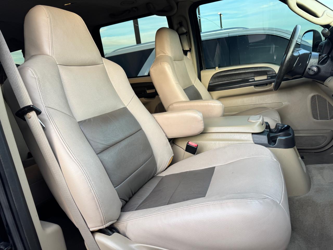 Ford Excursion XLT 6.0L 4WD 2005