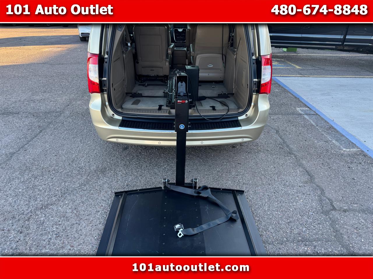 2011 Chrysler Town & Country LIMITED