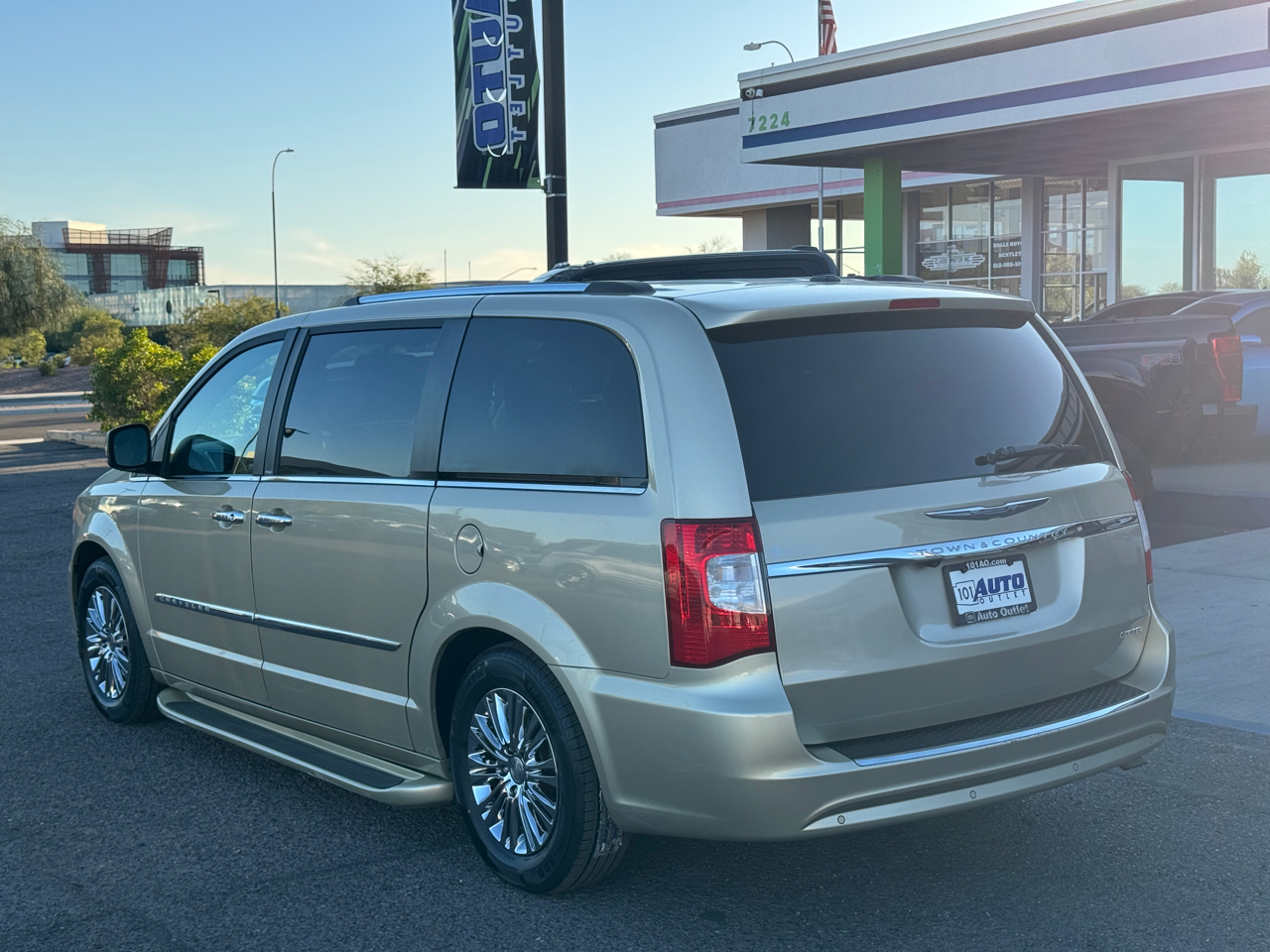 Chrysler Town & Country  2011