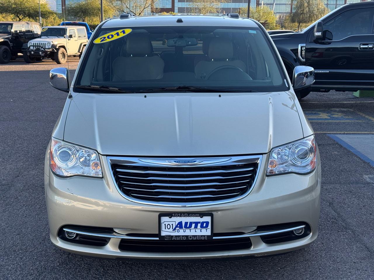 Chrysler Town & Country  2011