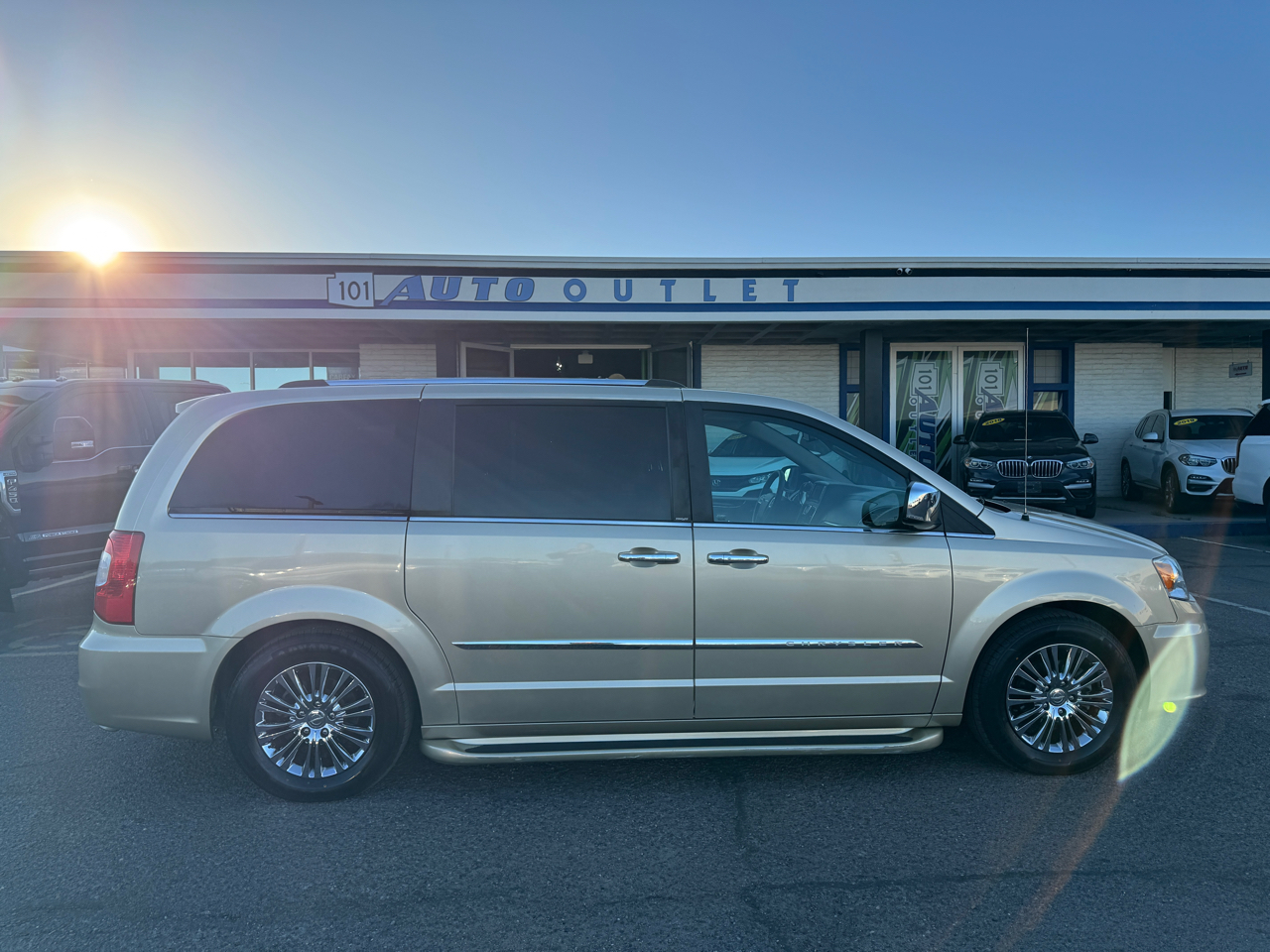 Chrysler Town & Country  2011