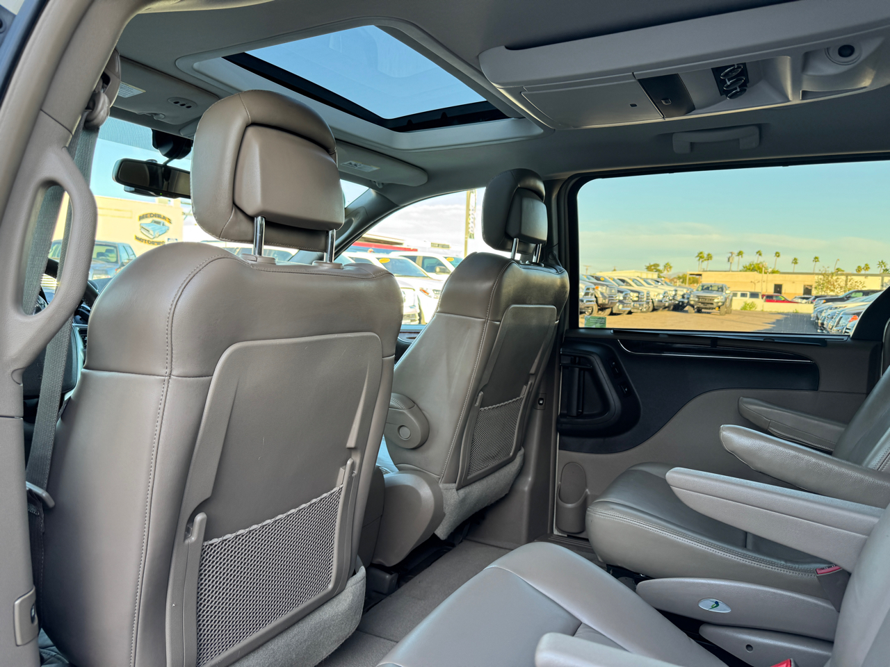 Chrysler Town & Country  2011