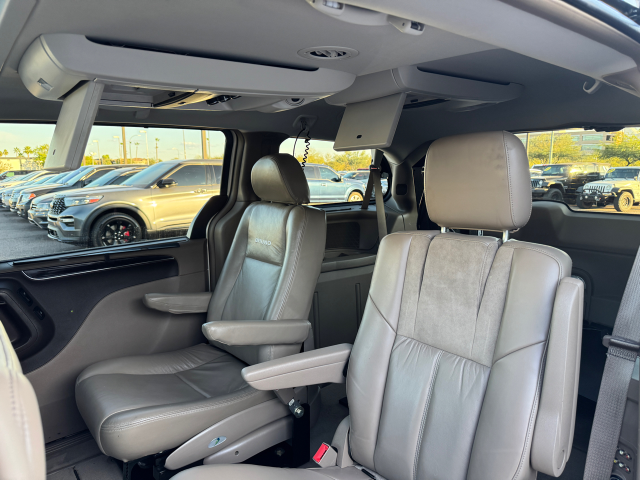 Chrysler Town & Country  2011