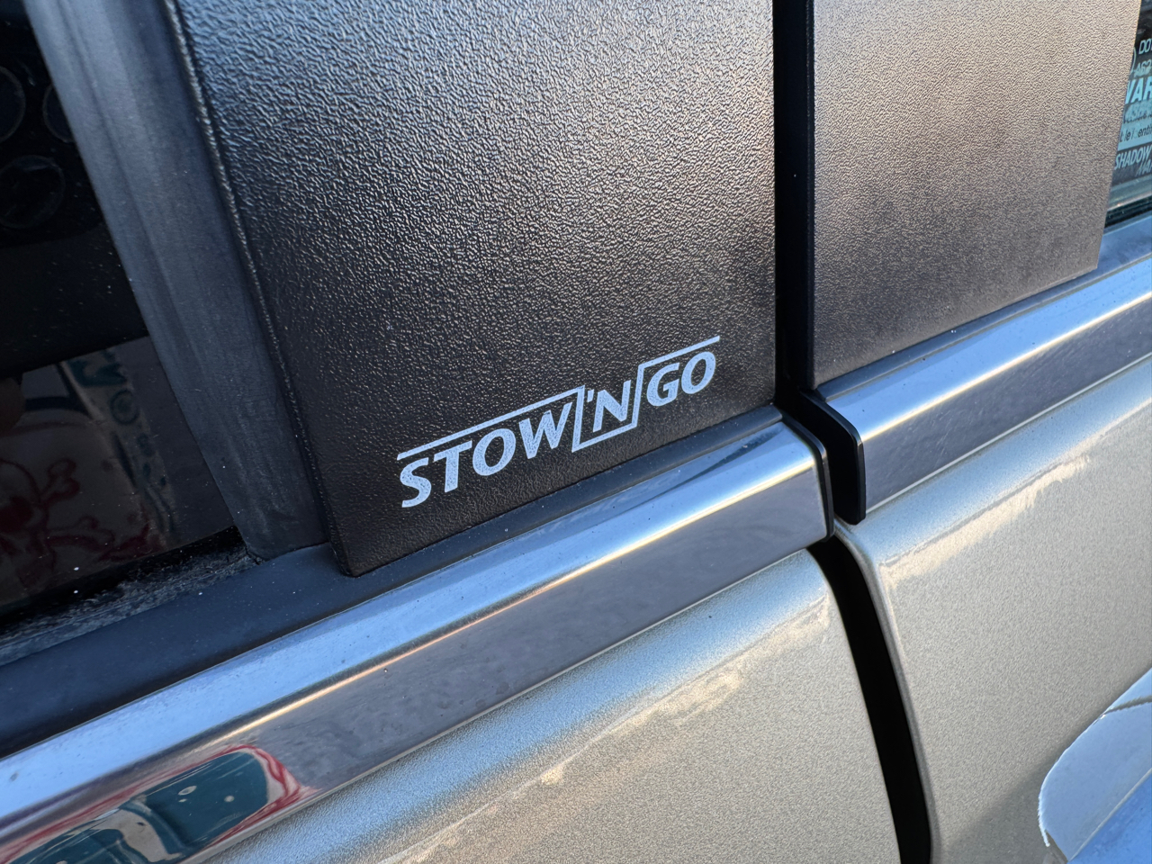 Chrysler Town & Country  2011