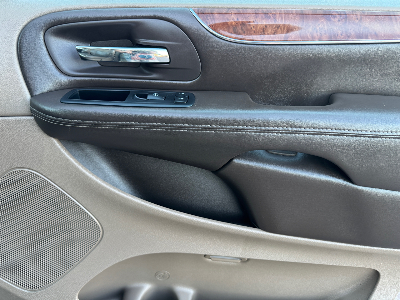 Chrysler Town & Country  2011