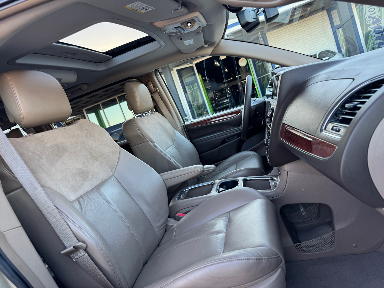 Chrysler Town & Country  2011