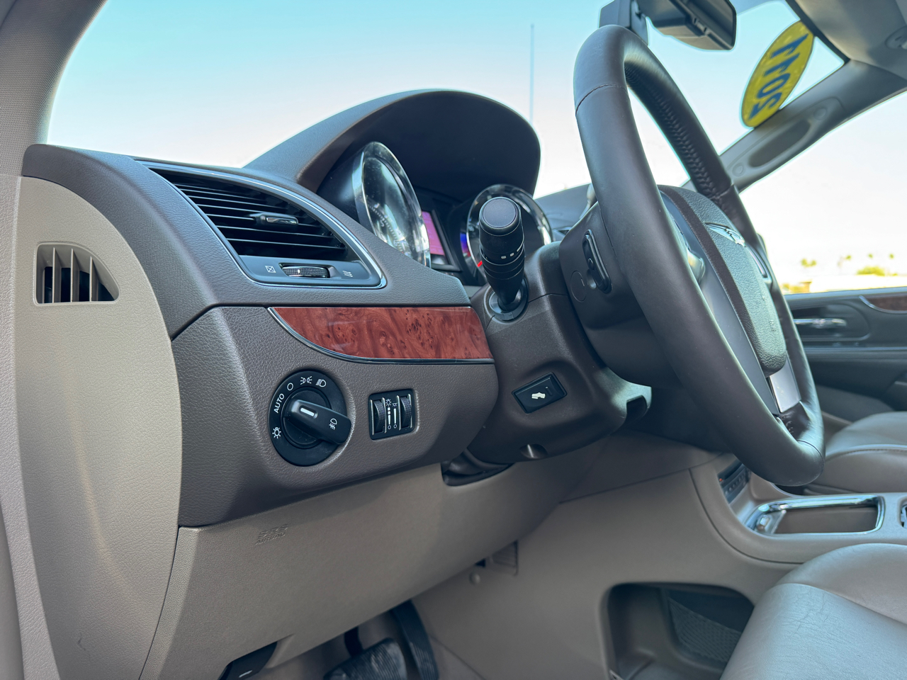 Chrysler Town & Country  2011