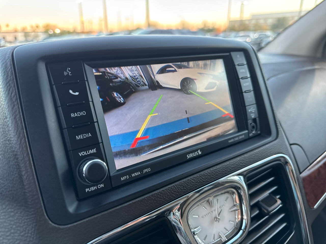 Chrysler Town & Country  2011