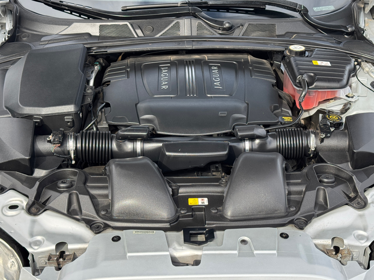 Jaguar XF-Series  2010