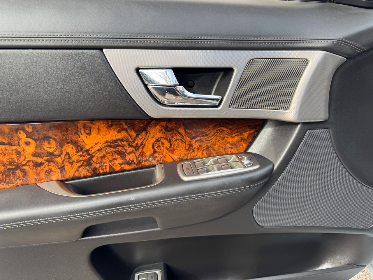 Jaguar XF-Series  2010