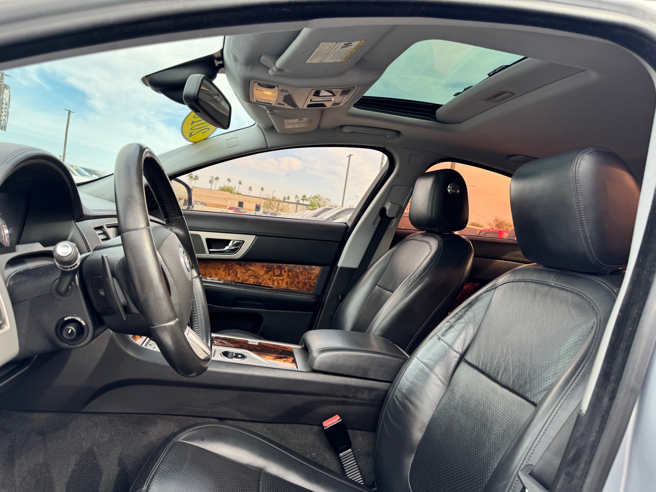 Jaguar XF-Series  2010