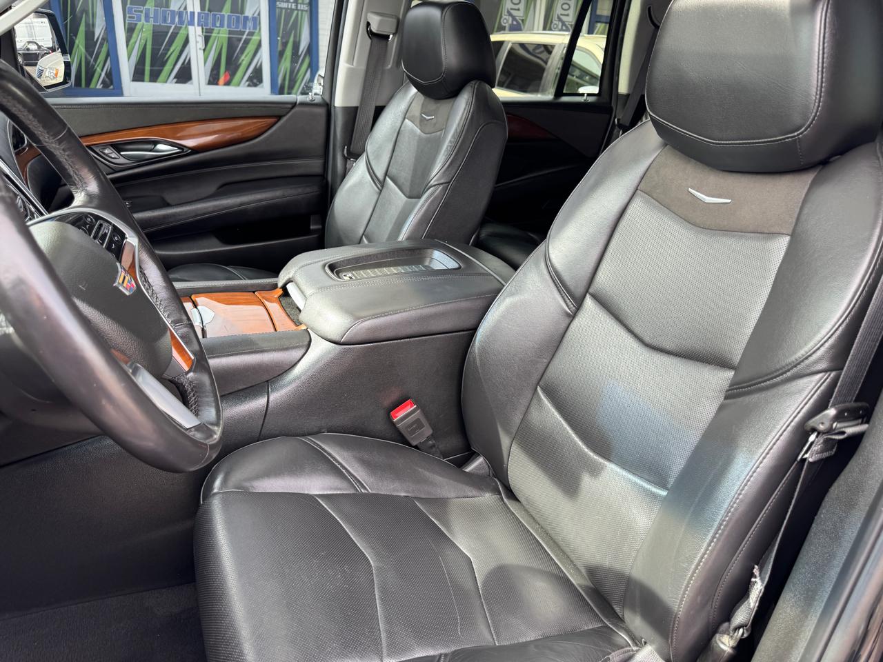 Cadillac Escalade 4WD 4dr Luxury 2019