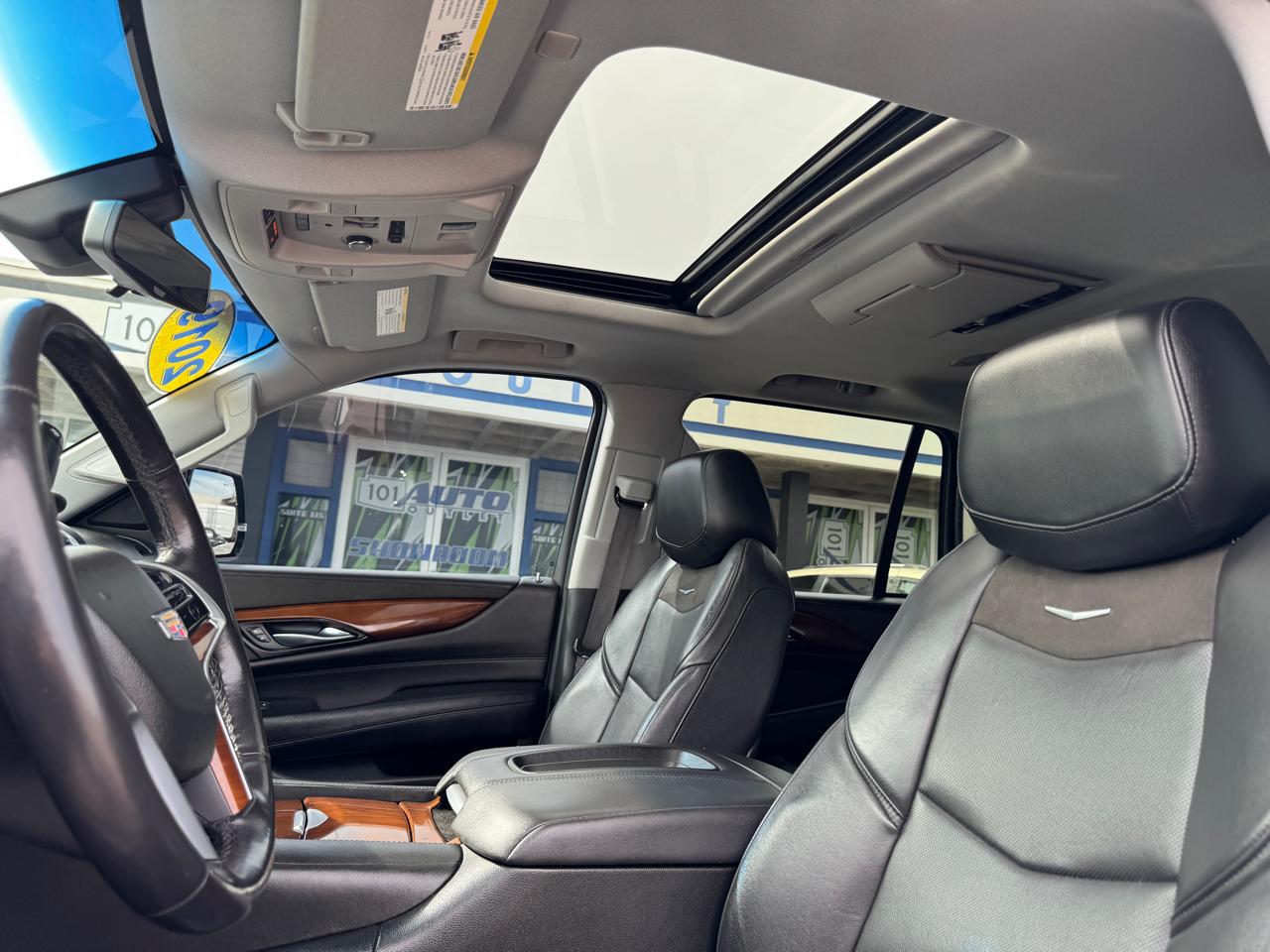 Cadillac Escalade 4WD 4dr Luxury 2019