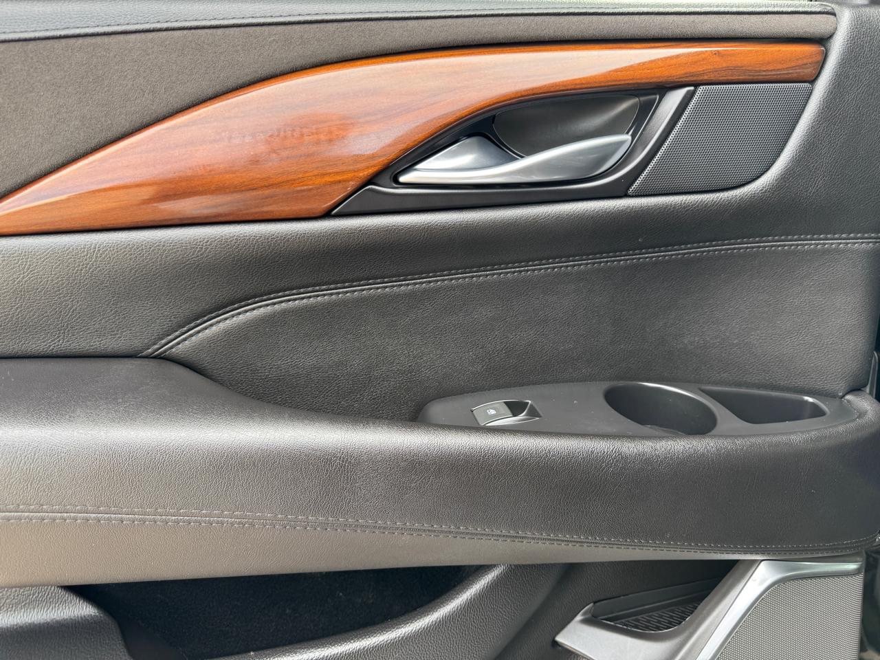 Cadillac Escalade 4WD 4dr Luxury 2019