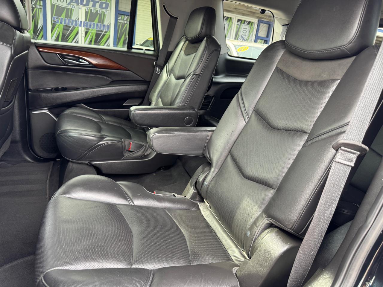 Cadillac Escalade 4WD 4dr Luxury 2019