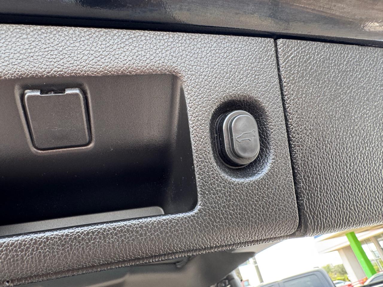 Cadillac Escalade 4WD 4dr Luxury 2019