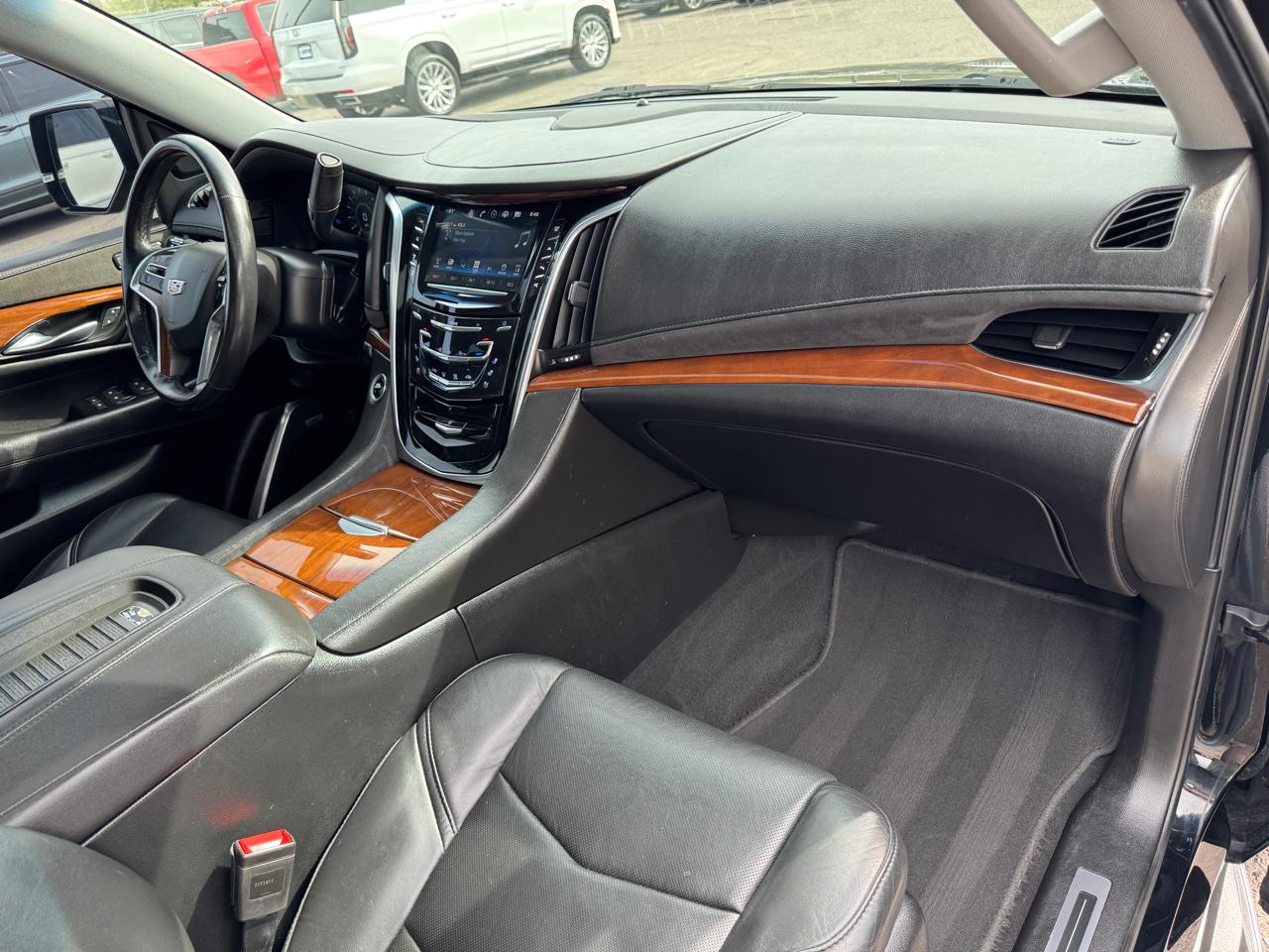 Cadillac Escalade 4WD 4dr Luxury 2019