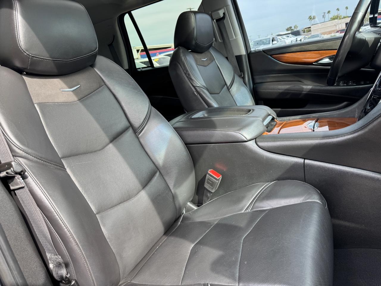 Cadillac Escalade 4WD 4dr Luxury 2019