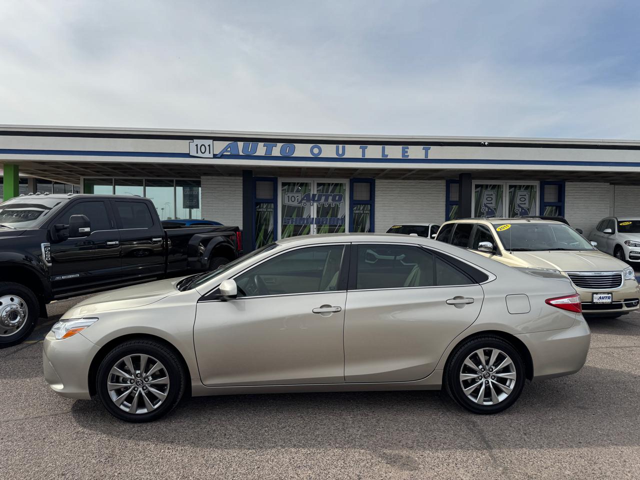 Toyota Camry XLE Auto (Natl) 2017