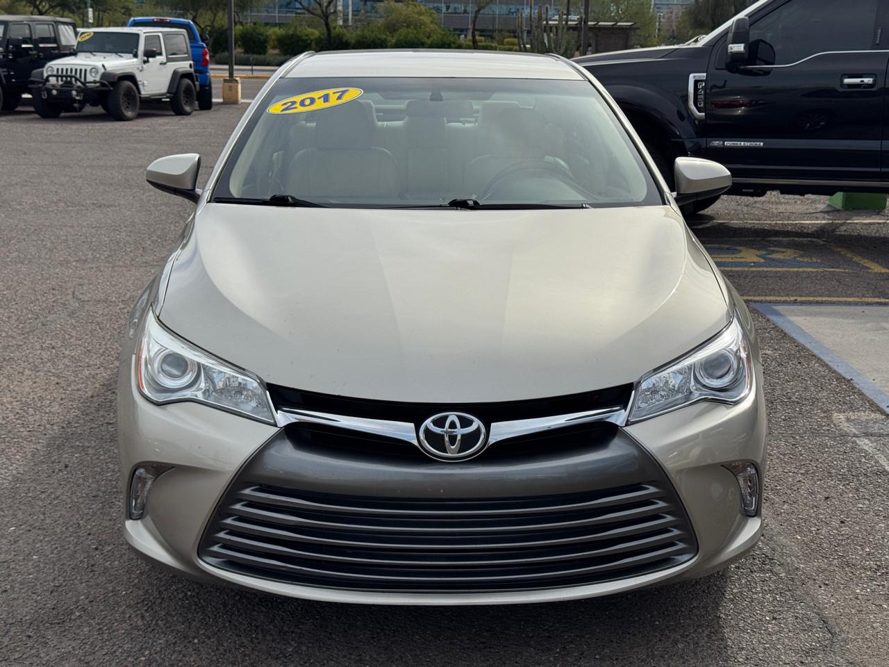 Toyota Camry XLE Auto (Natl) 2017