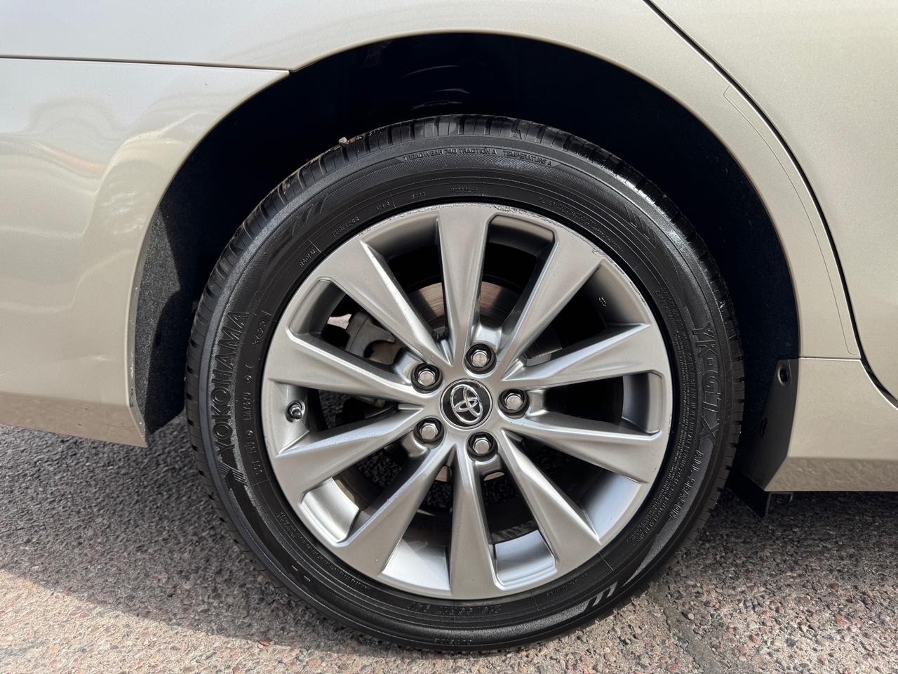 Toyota Camry XLE Auto (Natl) 2017