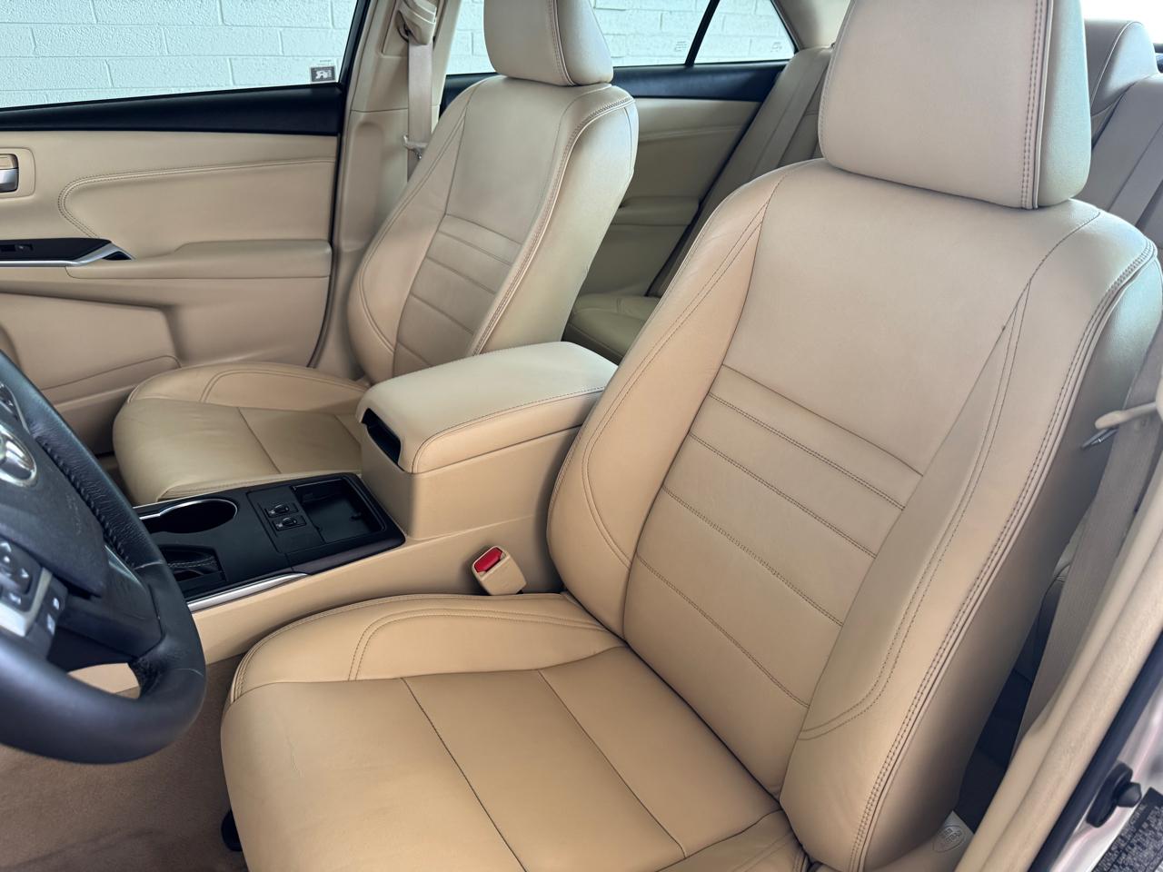 Toyota Camry XLE Auto (Natl) 2017