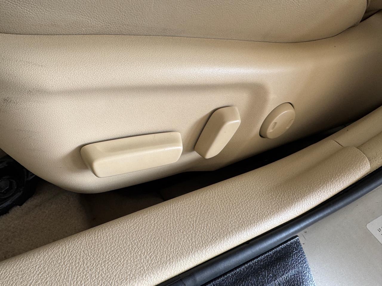 Toyota Camry XLE Auto (Natl) 2017