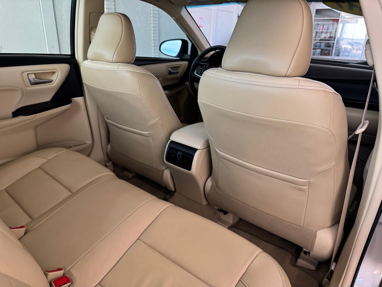 Toyota Camry XLE Auto (Natl) 2017