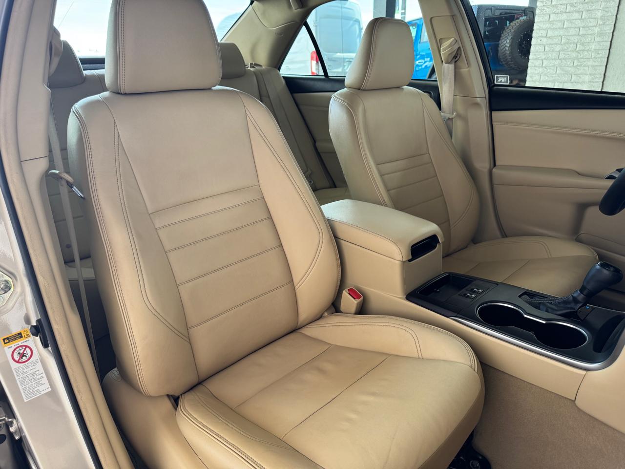 Toyota Camry XLE Auto (Natl) 2017