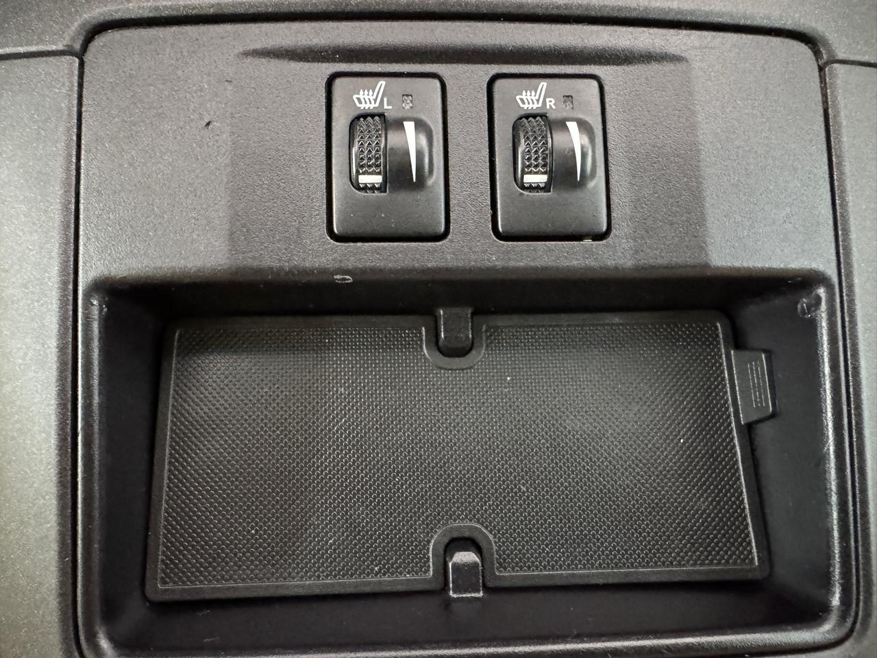 Toyota Camry XLE Auto (Natl) 2017