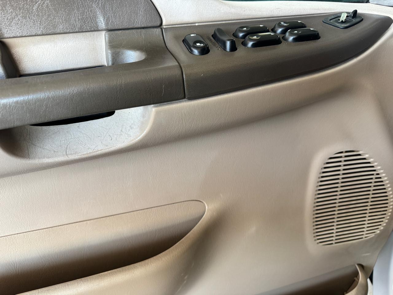 Ford Super Duty F-250 Crew Cab 156" XLT 4WD 2004