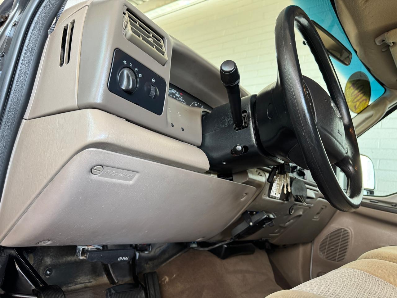 Ford Super Duty F-250 Crew Cab 156" XLT 4WD 2004