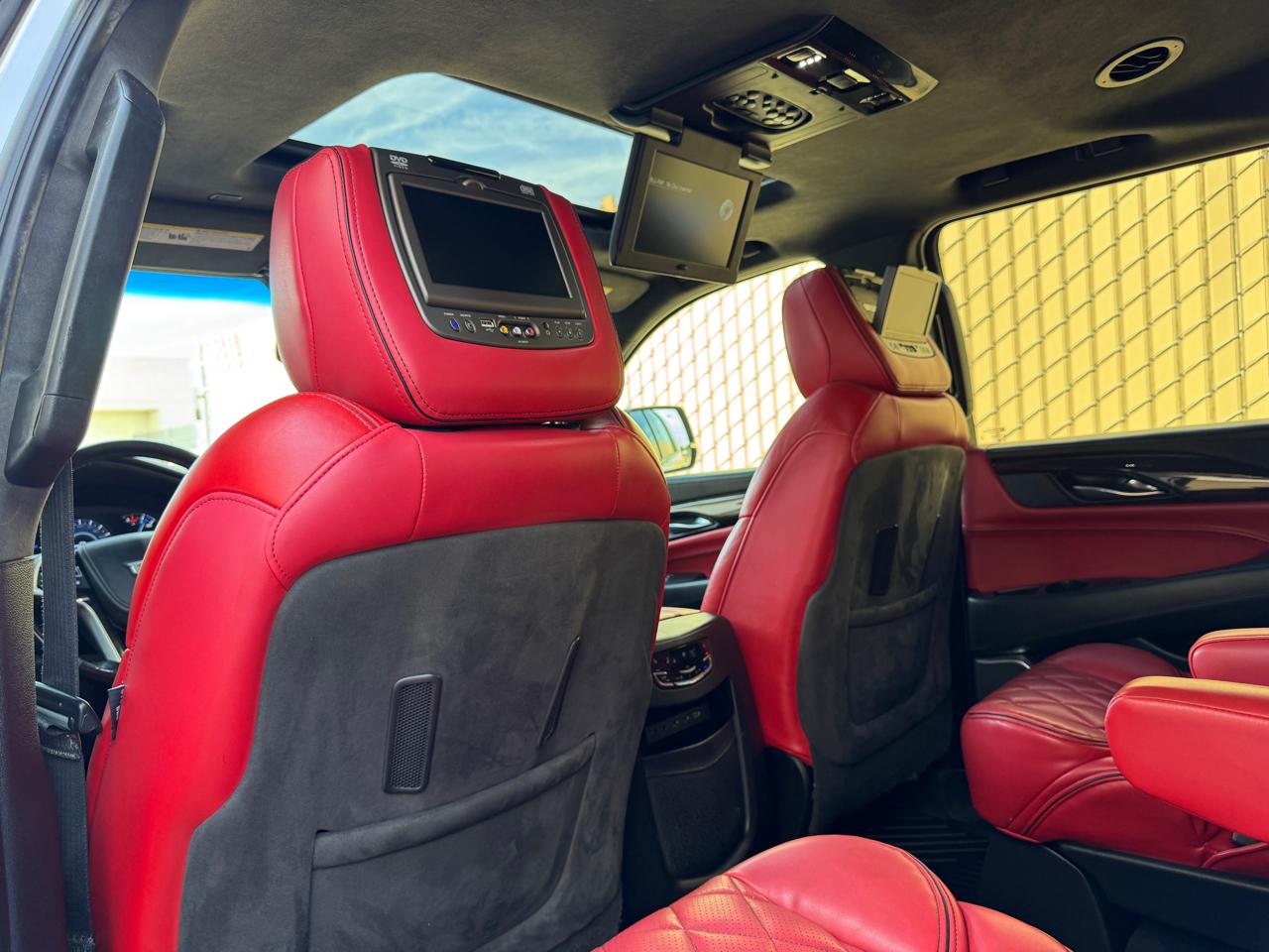 Cadillac Escalade 4WD 4dr Platinum 2019