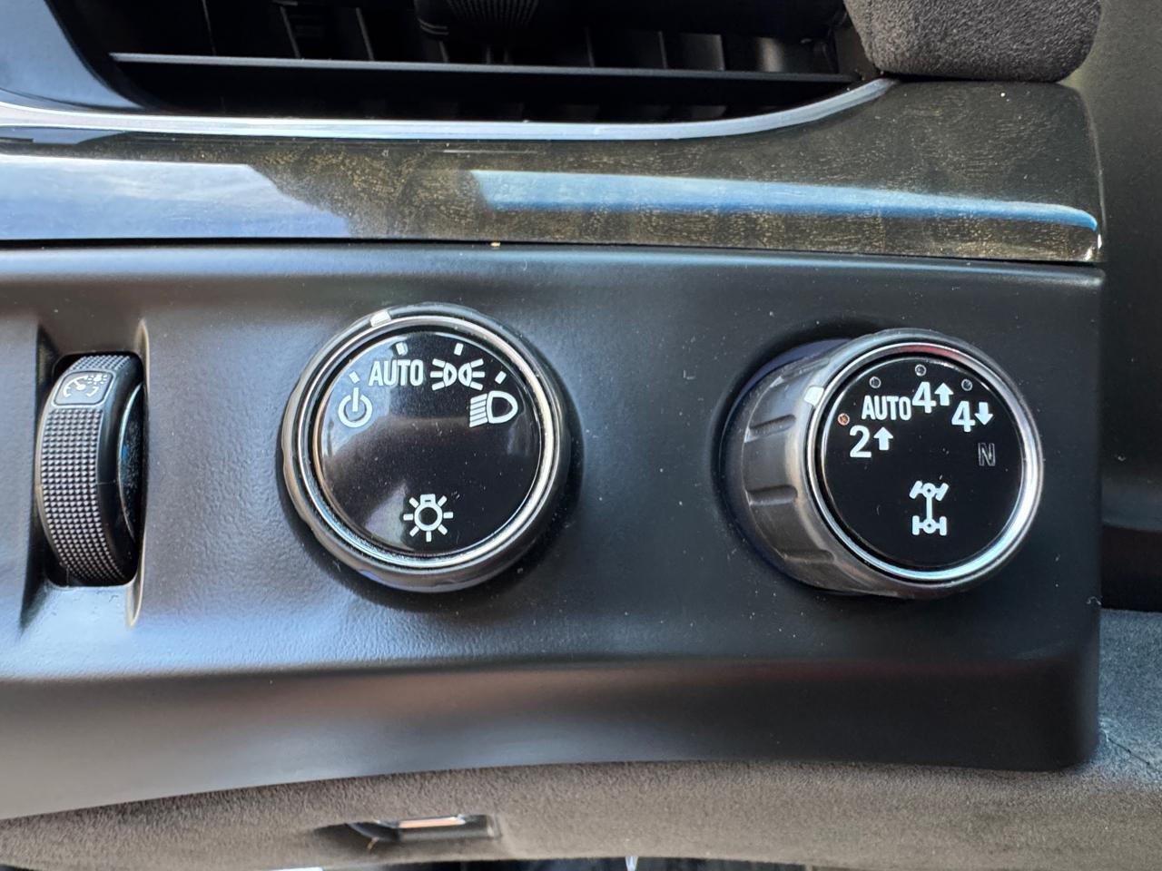 Cadillac Escalade 4WD 4dr Platinum 2019