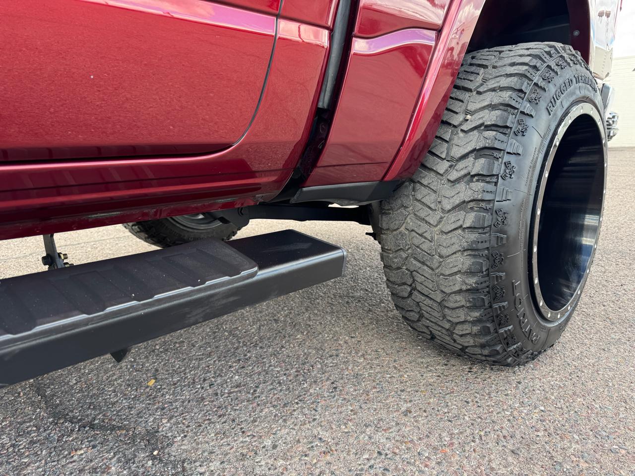 RAM 1500 Laramie 4x4 Crew Cab 5'7" Box 2019