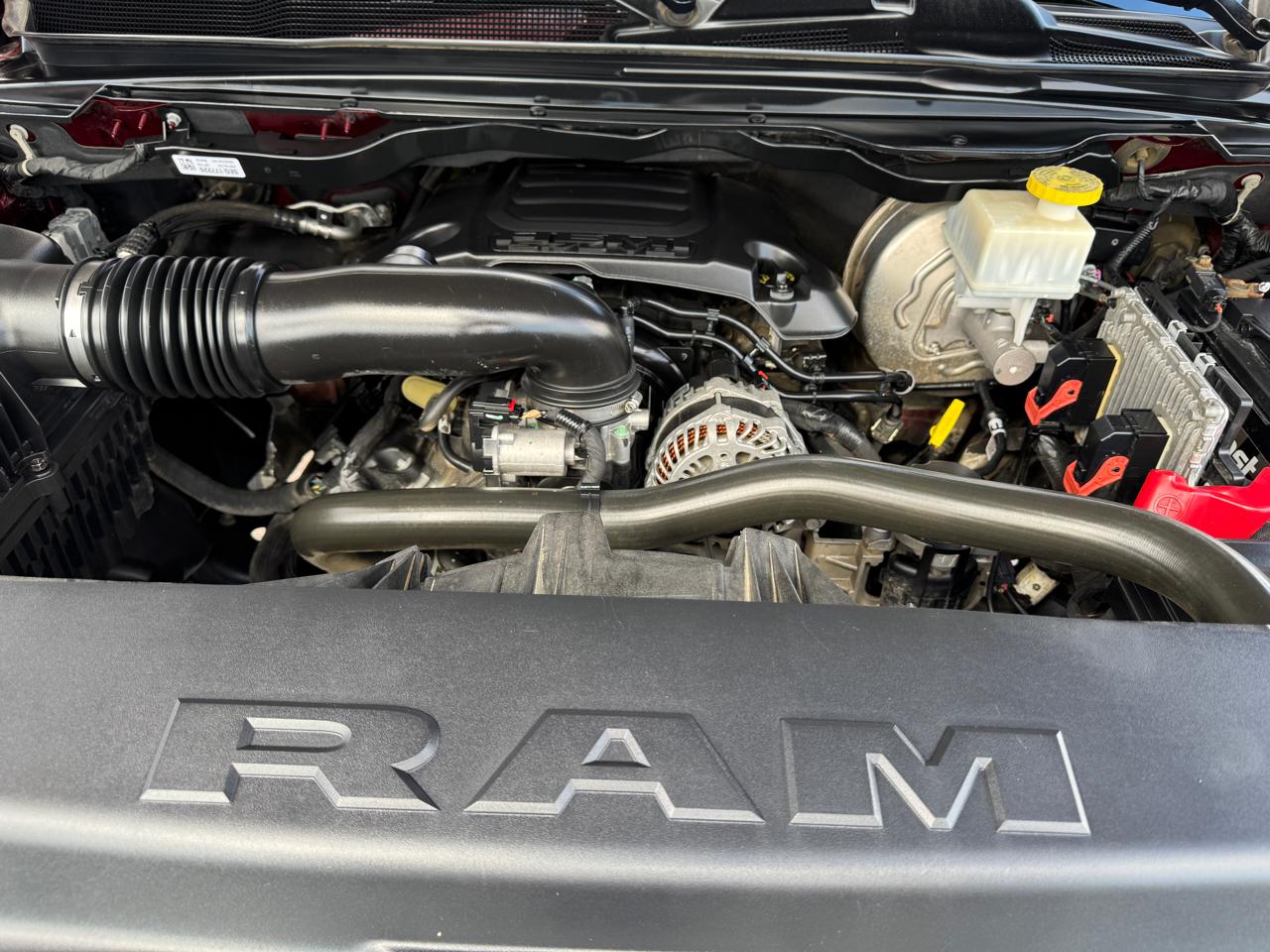 RAM 1500 Laramie 4x4 Crew Cab 5'7" Box 2019