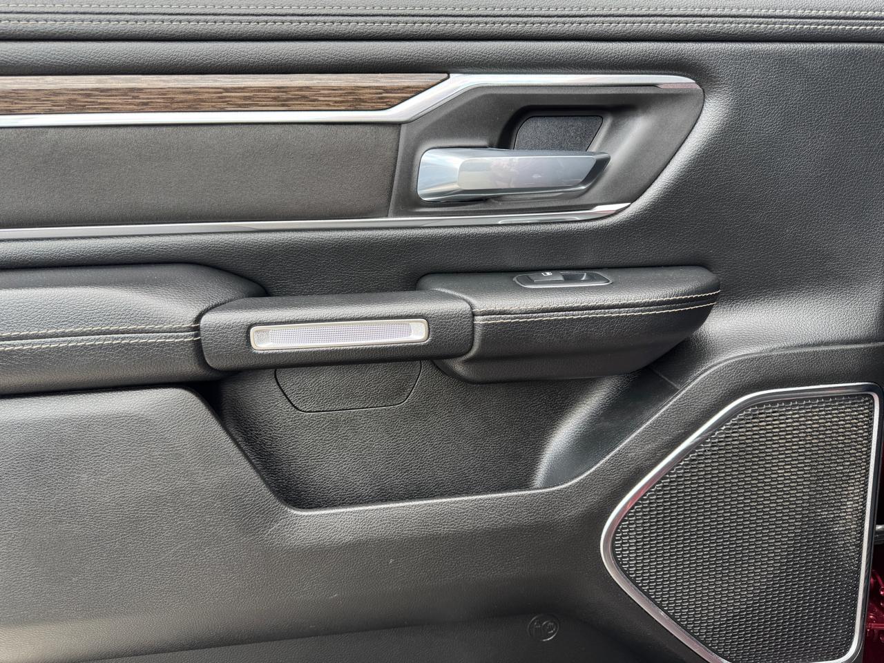 RAM 1500 Laramie 4x4 Crew Cab 5'7" Box 2019