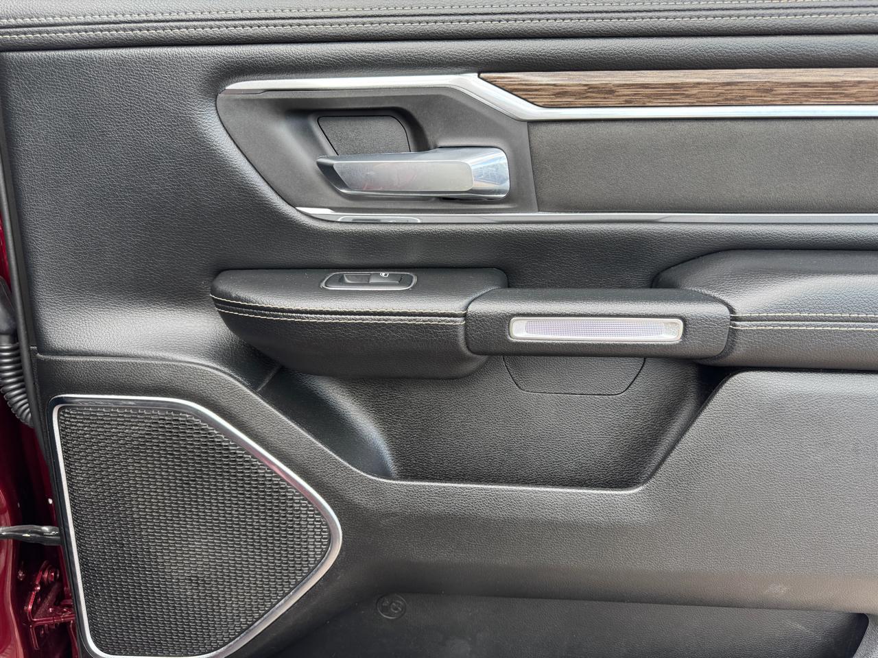 RAM 1500 Laramie 4x4 Crew Cab 5'7" Box 2019