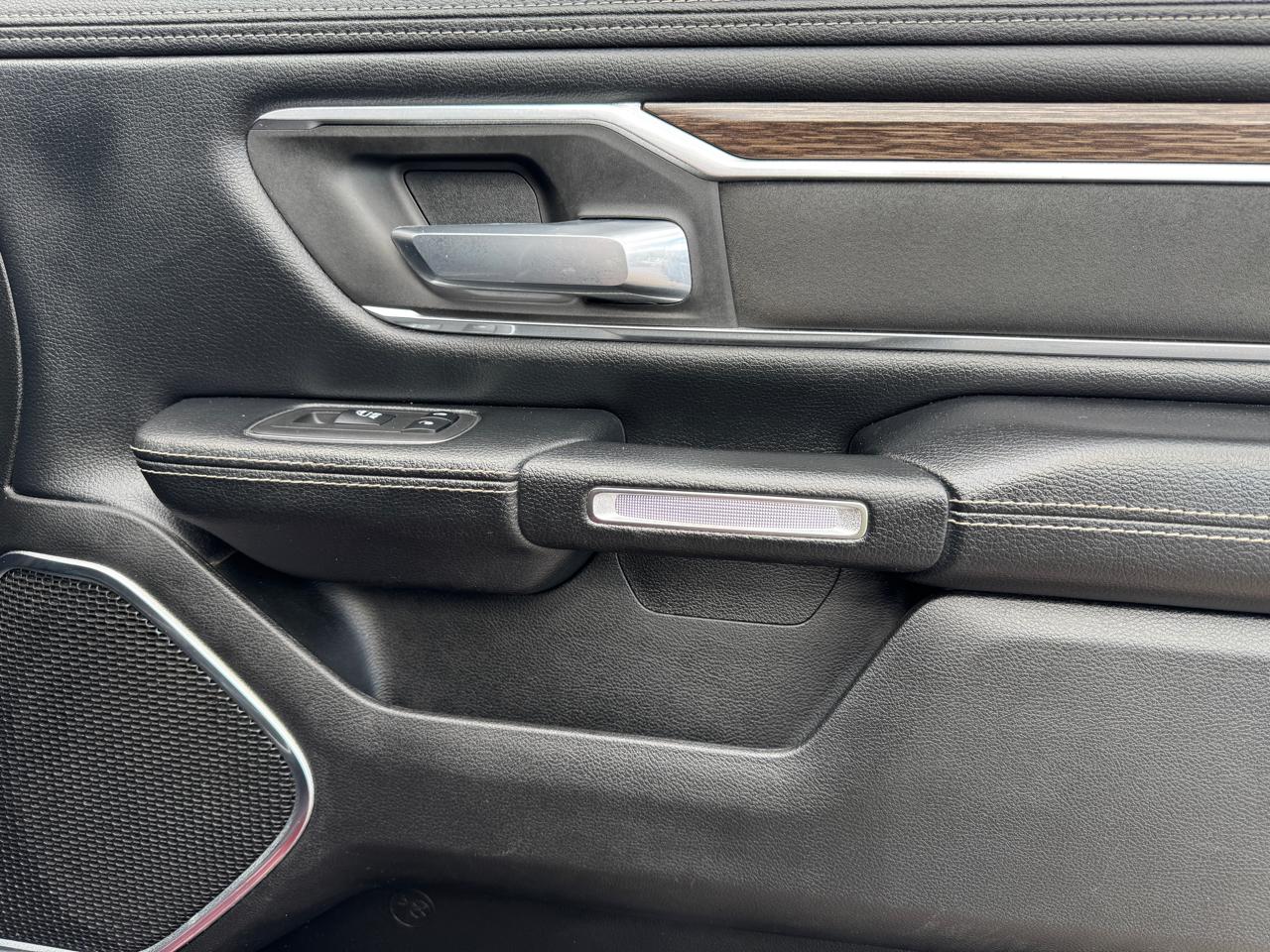 RAM 1500 Laramie 4x4 Crew Cab 5'7" Box 2019