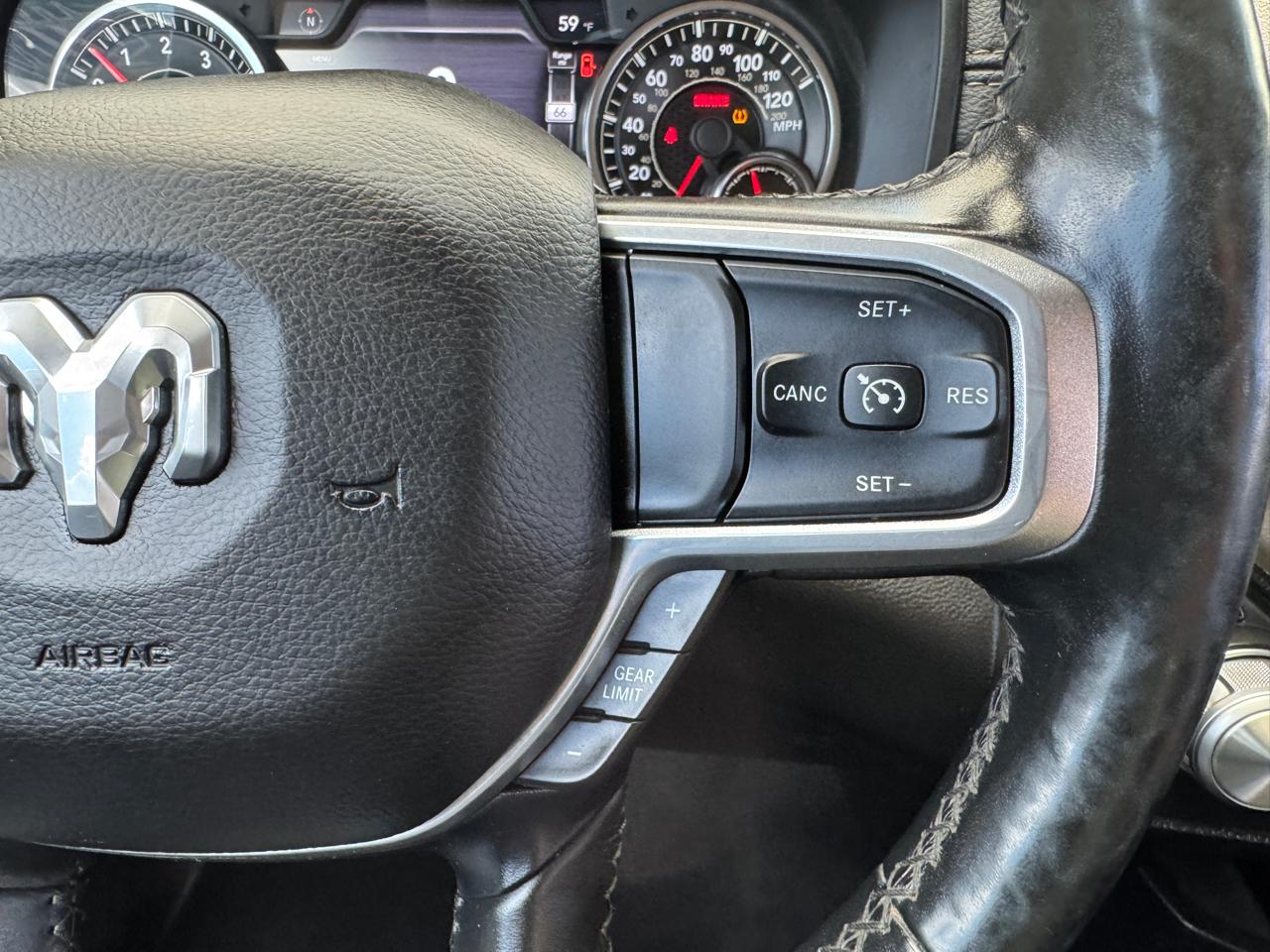 RAM 1500 Laramie 4x4 Crew Cab 5'7" Box 2019